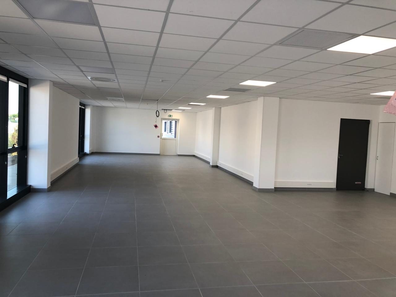 Local d'activité Vitrolles 2972m² Location local d'activité Vitrolles Bouches-du-Rhône OLACT2530074 8